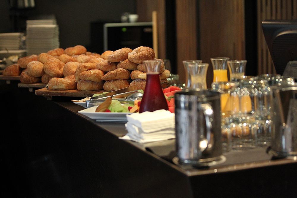 Delegates are treated to breakfast and coffee