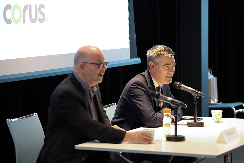 Le président, Ron Lund, et le président du conseil d’administration, Patrick Dickinson, président à l’Assemblée générale des membres de l’ACA,